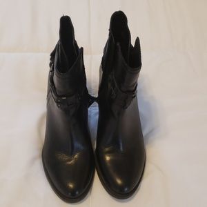 Women Black leather Ankle boots, Size 9